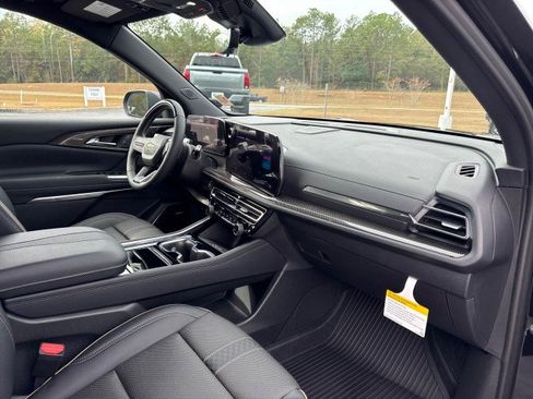 New 2026 Chevrolet Traverse High Country w/ LPO, Floor Liner Package image 10