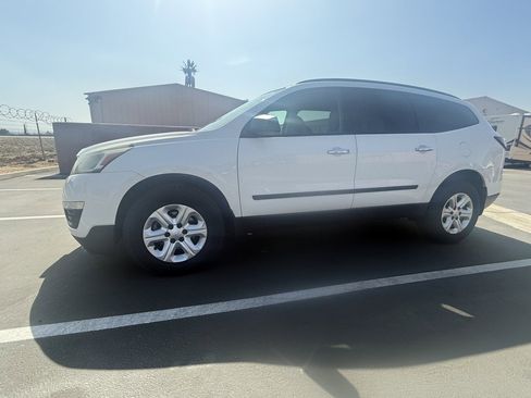 Used 2015 Chevrolet Traverse LS image 3