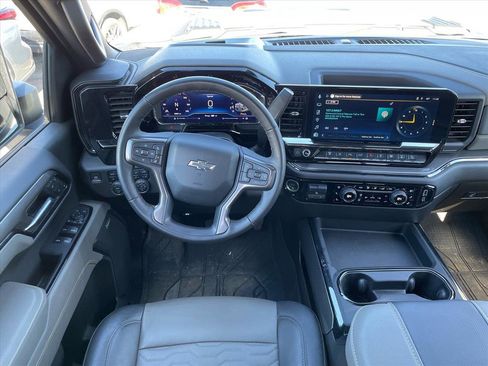 Used 2025 Chevrolet Silverado 2500 ZR2 image 5