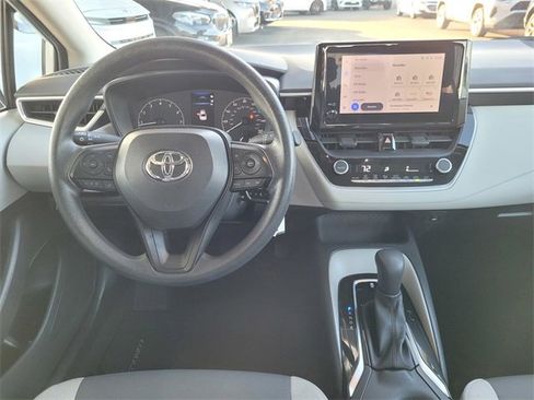 Used 2023 Toyota Corolla LE image 7