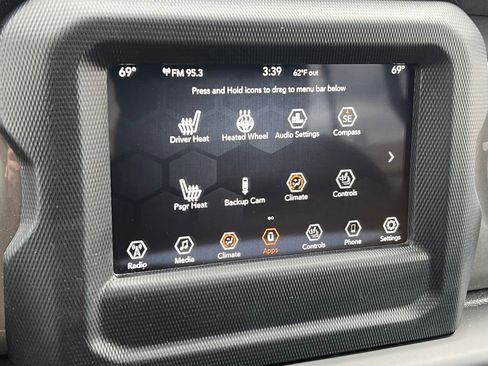 Used 2018 Jeep Wrangler Unlimited Sahara AWD/4WD image 20