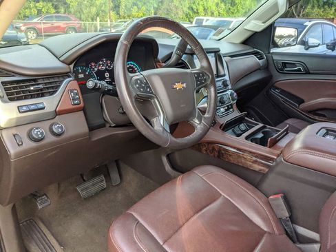 Used 2018 Chevrolet Suburban Premier image 8