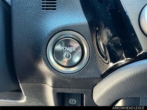 Used 2025 Lexus ES 300h w/ Luxury Package image 32