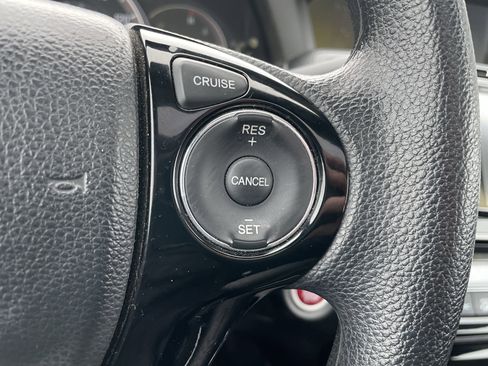 Used 2017 Honda Accord EX image 16