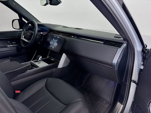 Used 2025 Land Rover Range Rover SE AWD/4WD image 7