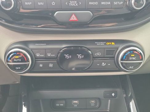 Used 2023 Kia Soul EX FWD image 28
