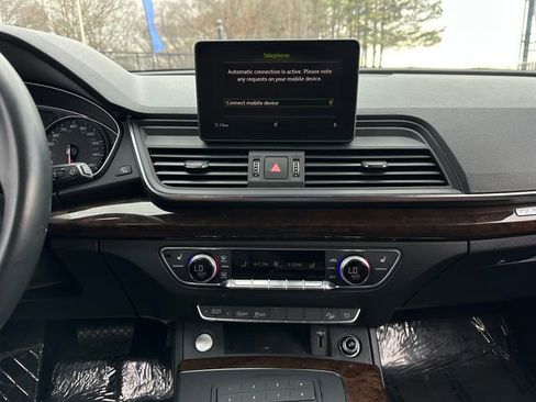 Used 2019 Audi Q5 2.0T Premium w/ Convenience Package AWD/4WD image 17
