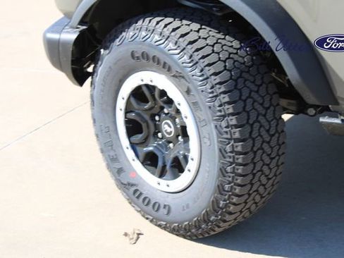 New 2025 Ford Bronco Badlands image 5