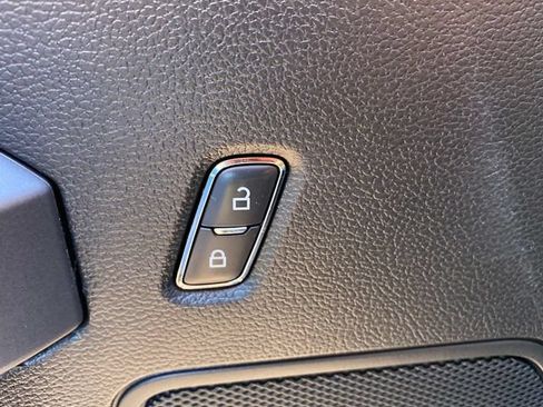 Used 2018 Ford F150 XLT w/ Equipment Group 302A Luxury AWD/4WD image 14
