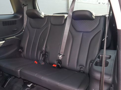 Used 2024 Hyundai Palisade SEL w/ Premium Package image 10