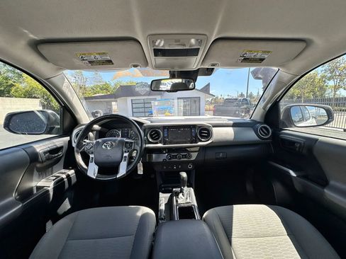 Used 2018 Toyota Tacoma SR5 RWD image 27