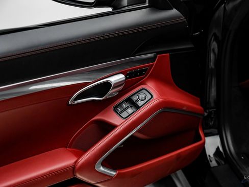 Used 2019 Porsche 911 Turbo image 78