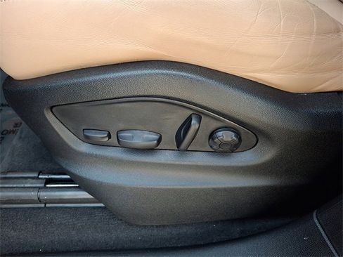 Used 2024 Porsche Cayenne image 19