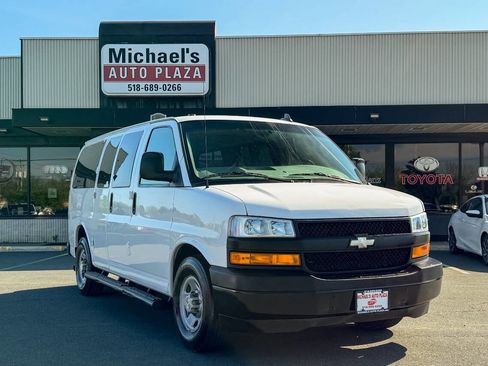 Used 2018 Chevrolet Express 2500 LS w/ Driver Convenience Package RWD image 2