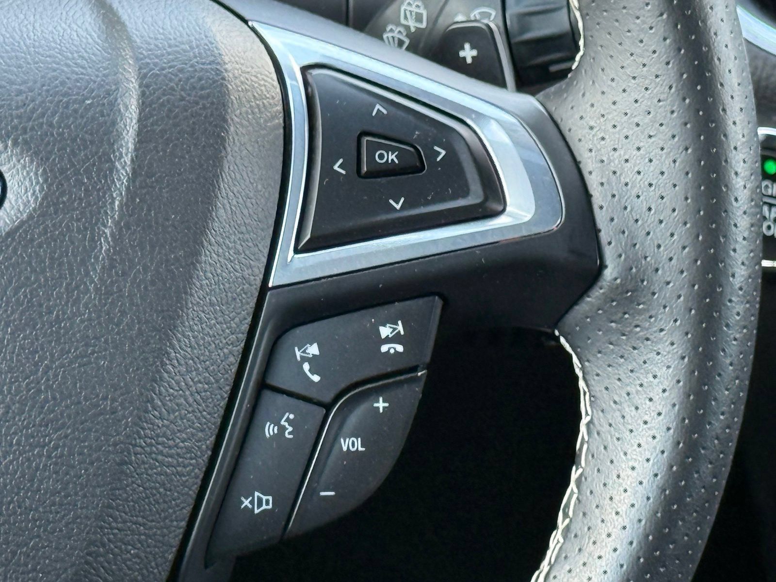 Used 2023 Ford Edge ST AWD/4WD image 30