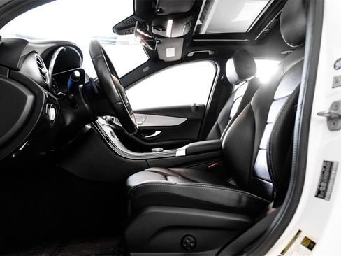 Used 2021 Mercedes-Benz C 300 Sedan w/ Premium Package image 4