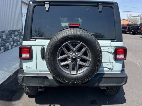 Used 2024 Jeep Wrangler Unlimited Sport image 4