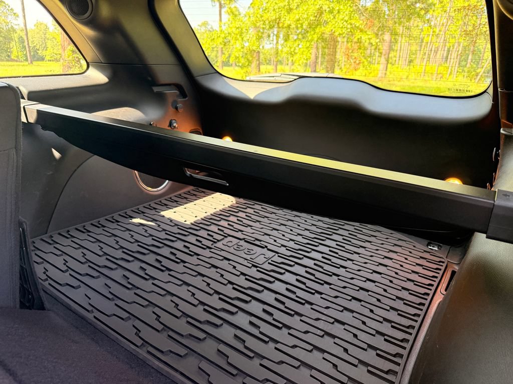 Used 2021 Jeep Grand Cherokee Altitude AWD/4WD image 28