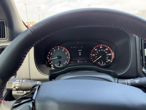 Used 2025 Nissan Frontier Pro-X image 20