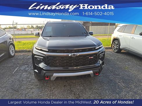 Used 2025 Chevrolet Traverse Z71 w/ Driver Confidence Package AWD/4WD image 2