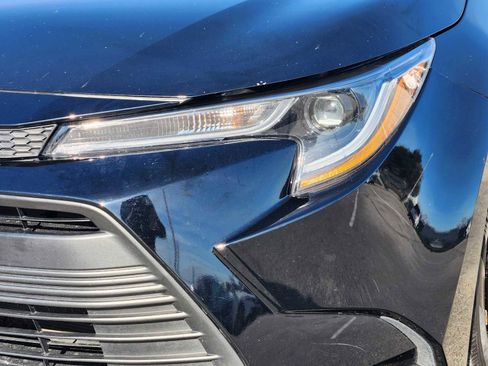 Used 2023 Toyota Corolla LE image 7