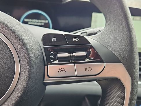 Used 2024 Hyundai Elantra Blue image 24