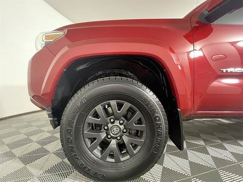 Certified 2021 Toyota Tacoma SR5 AWD/4WD image 23