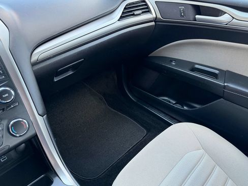Used 2018 Ford Fusion S FWD image 21