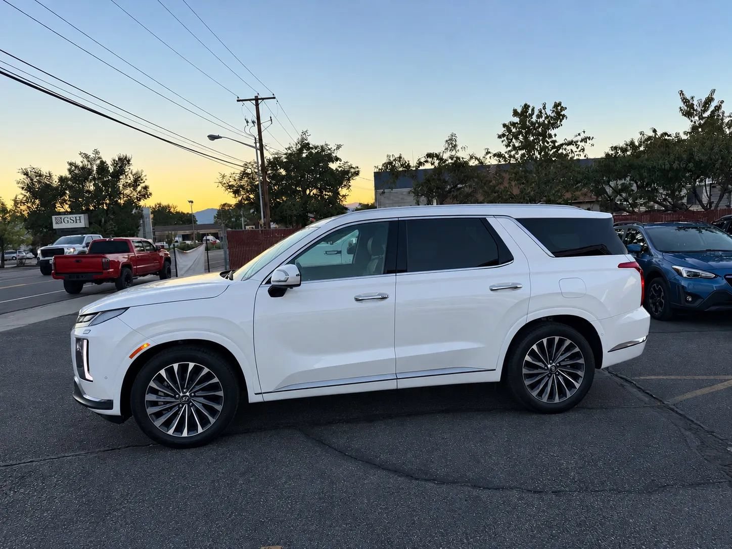 Used 2025 Hyundai Palisade Calligraphy AWD/4WD image 9