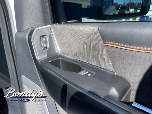 Used 2024 Ford F250 Platinum w/ FX4 Off-Road Package image 19