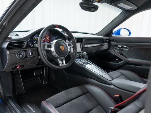 Certified 2016 Porsche 911 Carrera GTS RWD image 19