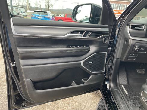 New 2026 Jeep Grand Wagoneer Limited image 11