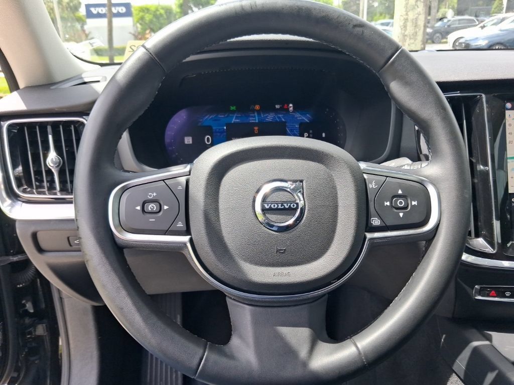 Used 2025 Volvo S60 B5 Core FWD image 17