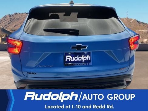 Used 2025 Chevrolet Trax RS image 4