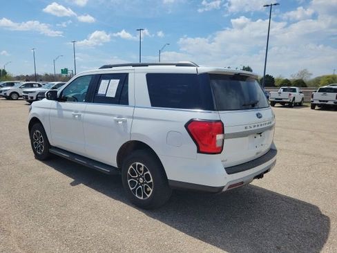 Used 2024 Ford Expedition XLT image 24