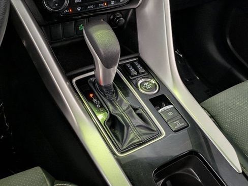Used 2025 Mitsubishi Eclipse Cross AWD image 18