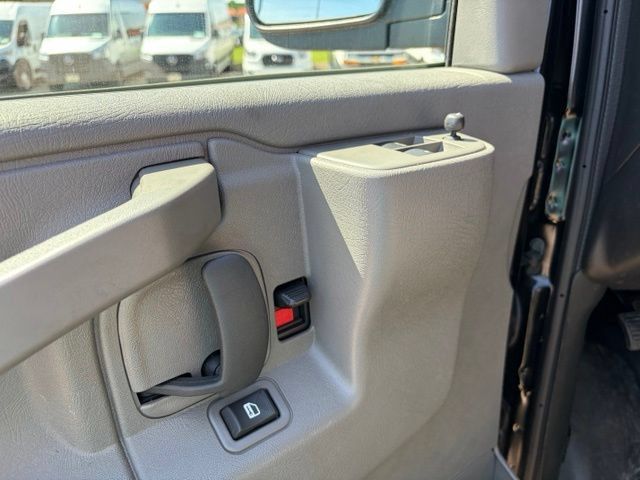 Used 2025 Chevrolet Express 3500 LS RWD image 11