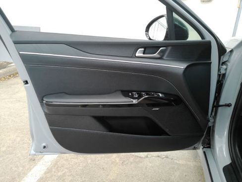 Used 2025 Kia K5 GT-Line w/ GT-Line Premium Package image 15