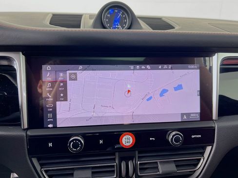 New 2026 Porsche Macan image 16