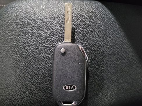Used 2019 Kia Forte LXS image 32