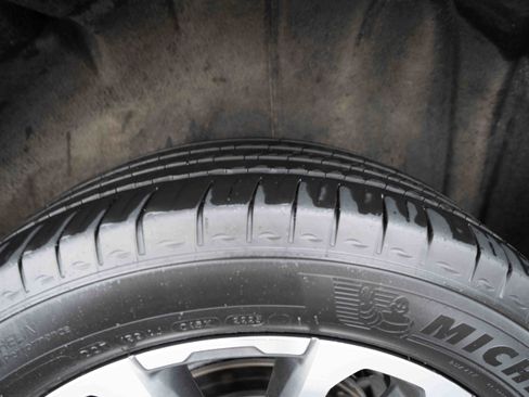 Used 2023 GMC Acadia Denali w/ Denali Ultimate Package AWD/4WD image 31