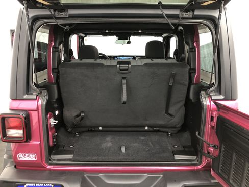 Certified 2024 Jeep Wrangler Willys image 10