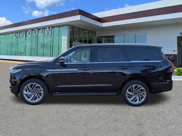 New 2027 Lincoln Navigator Premiere RWD image 7