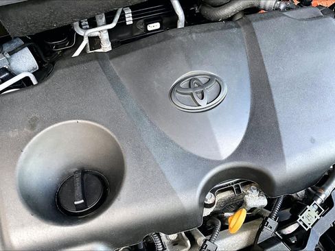 Used 2023 Toyota Highlander XLE AWD/4WD image 31