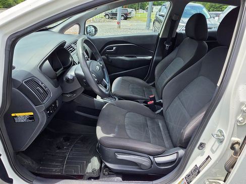 Used 2016 Kia Rio LX FWD image 3