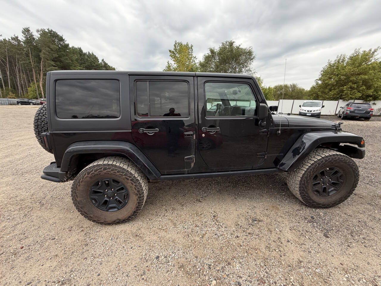 Used 2016 Jeep Wrangler Unlimited Sahara AWD/4WD image 6