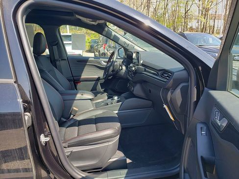 New 2026 Ford Escape ST-Line w/ Cold Weather Package AWD/4WD image 17