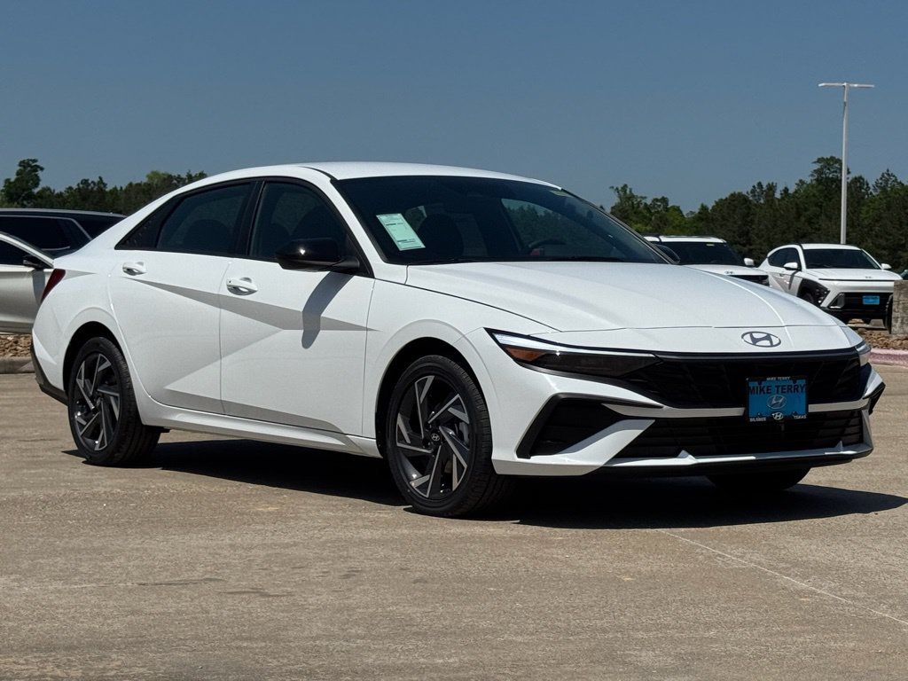 New 2025 Hyundai Elantra SEL FWD image 8