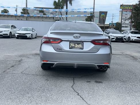 Used 2024 Toyota Camry SE w/ Convenience Package FWD image 5