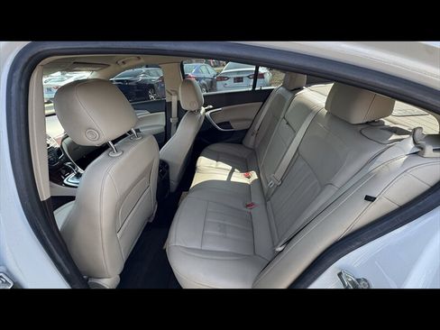 Used 2016 Buick Regal FWD image 13